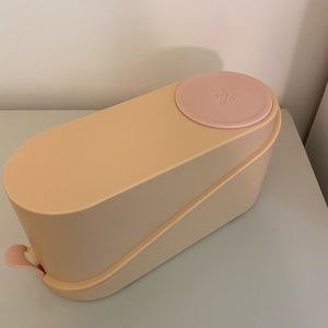 !HP 5/12! Olive & June Posey pedicure foot rest